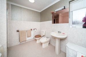 BATHROOM- click for photo gallery